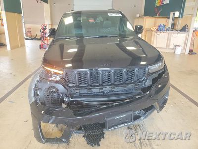 Piąte zdjęcie samochodu w środku: 2025 JEEP GRAND CHEROKEE LAREDO VIN:1C4RJHAG9SC371285 - miniatura