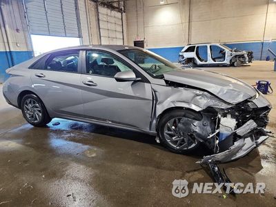 Czwarte zdjęcie samochodu z boku: 2026 HYUNDAI ELANTRA HYBRID BLUE VIN:KMHLM4DJ5TU189507 - miniatura
