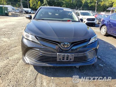 Piąte zdjęcie samochodu w środku: 2020 TOYOTA CAMRY LE VIN:4T1L11AK1LU913200 - miniatura