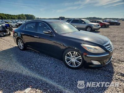 Czwarte zdjęcie samochodu z boku: 2013 HYUNDAI GENESIS 3.8L VIN:KMHGC4DD1DU245927 - miniatura