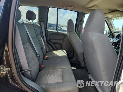 Zdjęcie 10 z 12 samochodu: 2005 JEEP LIBERTY SPORT VIN:1J8GK48KX5W516496 - miniatura
