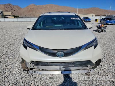 Piąte zdjęcie samochodu w środku: 2021 TOYOTA SIENNA XLE VIN:5TDJRKEC7MS053564 - miniatura