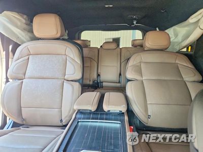 Zdjęcie 10 z 14 samochodu: 2027 LINCOLN NAVIGATOR BLACK LABEL VIN:5LMJJ3TG1VEL00550 - miniatura