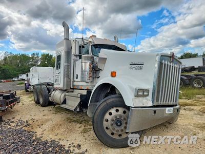 Czwarte zdjęcie samochodu z boku: 2018 KENWORTH W900 SEMI TRUCK VIN:1XKWD49X3JJ193363 - miniatura