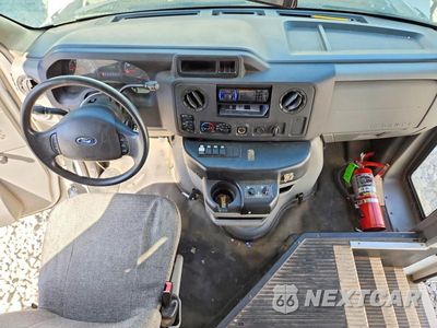Zdjęcie 8 z 14 samochodu: 2012 FORD E350 SHUTTLE BUS VIN:1FDEE3FS5CDA95973 - miniatura