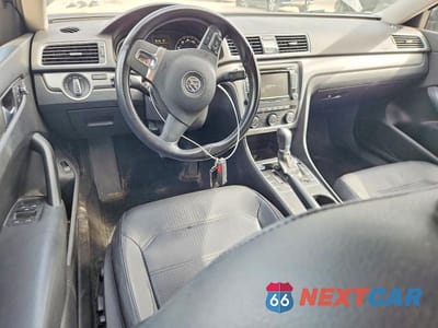 Zdjęcie 8 z 12 samochodu: 2015 VOLKSWAGEN PASSAT S VIN:1VWAT7A38FC087552 - miniatura