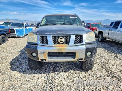Piąte zdjęcie samochodu w środku: 2004 NISSAN TITAN XE VIN:1N6AA06BX4N543422 - miniatura