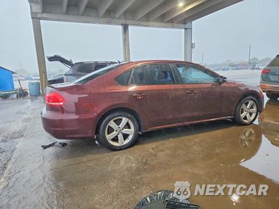 Trzecie zdjęcie samochodu z tyłu: 2013 VOLKSWAGEN PASSAT S VIN:1VWAH7A30DC031992 - miniatura