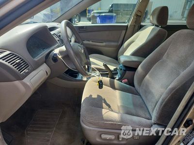 Zdjęcie 7 z 12 samochodu: 2004 TOYOTA CAMRY LE VIN:4T1BE32K34U908432 - miniatura