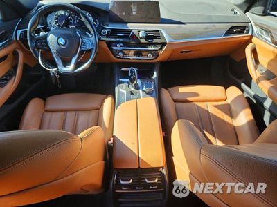 Zdjęcie 8 z 12 samochodu: 2017 BMW 530 I VIN:WBAJA5C3XHG894075 - miniatura