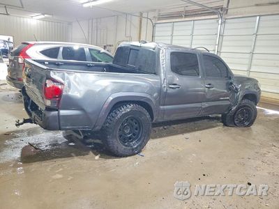 Trzecie zdjęcie samochodu z tyłu: 2022 TOYOTA TACOMA SR5 V6 VIN:3TMAZ5CN7NM171606 - miniatura
