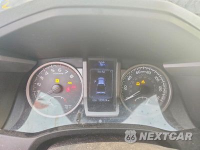 Zdjęcie 9 z 12 samochodu: 2018 TOYOTA TACOMA SR5 VIN:5TFAX5GNXJX131606 - miniatura