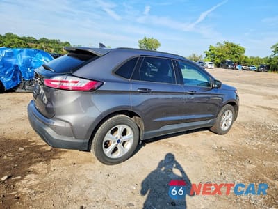 Trzecie zdjęcie samochodu z tyłu: 2021 FORD EDGE SE VIN:2FMPK3G95MBA14216 - miniatura