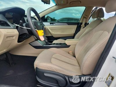 Zdjęcie 7 z 13 samochodu: 2016 HYUNDAI SONATA HYBRID SE VIN:KMHE24L14GA016326 - miniatura