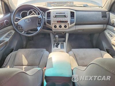 Zdjęcie 8 z 12 samochodu: 2006 TOYOTA TACOMA V6 VIN:3TMLU42N46M004818 - miniatura