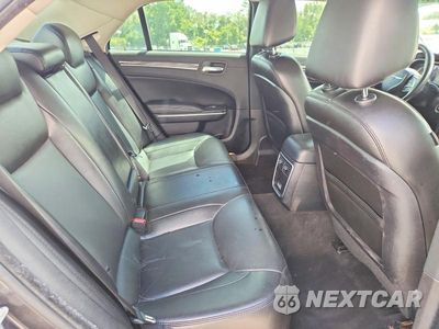 Zdjęcie 10 z 12 samochodu: 2021 CHRYSLER 300 TOURING VIN:2C3CCAAG9MH620129 - miniatura