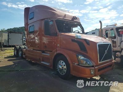 Czwarte zdjęcie samochodu z boku: 2017 VOLVO VNL SEMI TRUCK VIN:4V4NC9EGXHN966107 - miniatura