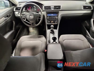 Zdjęcie 8 z 12 samochodu: 2012 VOLKSWAGEN PASSAT S VIN:1VWAP7A36CC074718 - miniatura