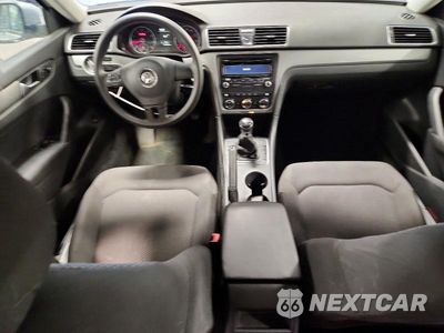 Zdjęcie 8 z 12 samochodu: 2012 VOLKSWAGEN PASSAT S VIN:1VWAP7A36CC074718 - miniatura