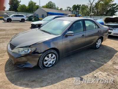 2004 TOYOTA CAMRY LE 4T1BE32K44U905121 - główne zdjęcie licytacji z USA - miniatura