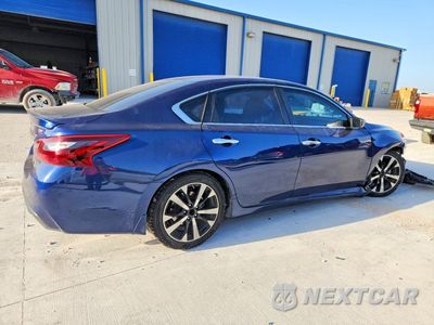Trzecie zdjęcie samochodu z tyłu: 2018 NISSAN ALTIMA 2.5 SR VIN:1N4AL3APXJC110486 - miniatura
