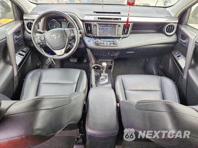Zdjęcie 8 z 13 samochodu: 2016 TOYOTA RAV4 HV LIMITED VIN:JTMDJREV8GD043933 - miniatura