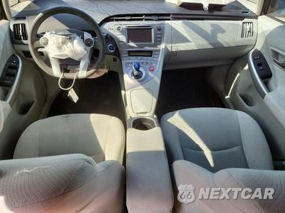 Zdjęcie 8 z 12 samochodu: 2013 TOYOTA PRIUS THREE VIN:JTDKN3DU0D5601698 - miniatura