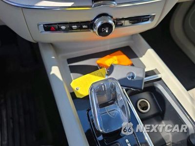 Zdjęcie 12 z 15 samochodu: 2026 VOLVO XC60 ULTRA VIN:YV4H60RM1T1485946 - miniatura