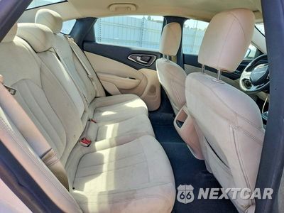 Zdjęcie 10 z 12 samochodu: 2015 CHRYSLER 200 LIMITED VIN:1C3CCCAB8FN715162 - miniatura