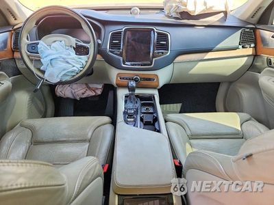 Zdjęcie 8 z 13 samochodu: 2016 VOLVO XC90 T6 VIN:YV4A22PL6G1044158 - miniatura