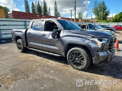 Czwarte zdjęcie samochodu z boku: 2024 TOYOTA TUNDRA LIMITED HV VIN:5TFWC5DB0RX073318 - miniatura