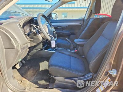 Zdjęcie 7 z 13 samochodu: 2018 MITSUBISHI OUTLANDER SE VIN:JA4AD3A30JZ014796 - miniatura