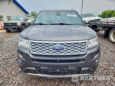 Piąte zdjęcie samochodu w środku: 2017 FORD EXPLORER PLATINUM VIN:1FM5K8HT2HGD81233 - miniatura
