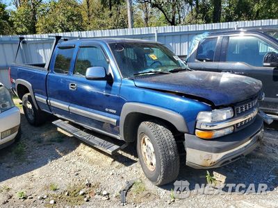 Czwarte zdjęcie samochodu z boku: 2002 CHEVROLET SILVERADO K1500 VIN:1GCEK19T02Z229084 - miniatura