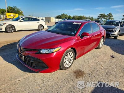 2020 TOYOTA CAMRY LE 4T1L11AK0LU390574 - główne zdjęcie licytacji z USA - miniatura