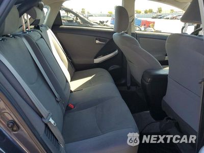 Zdjęcie 10 z 12 samochodu: 2014 TOYOTA PRIUS TWO VIN:JTDKN3DU6E1741862 - miniatura