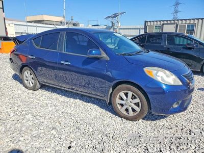 Czwarte zdjęcie samochodu z boku: 2012 NISSAN VERSA 1.6 S VIN:3N1CN7AP0CL835688 - miniatura