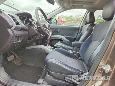 Zdjęcie 7 z 13 samochodu: 2012 MITSUBISHI OUTLANDER SE VIN:JA4AS3AW4CU003851 - miniatura