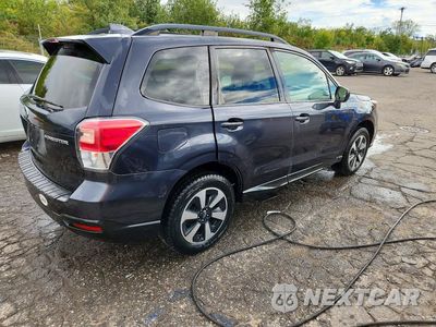 Trzecie zdjęcie samochodu z tyłu: 2018 SUBARU FORESTER 2.5I PREMIUM VIN:JF2SJAGC2JH427440 - miniatura