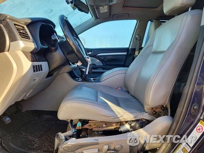 Zdjęcie 7 z 12 samochodu: 2014 TOYOTA HIGHLANDER XLE VIN:5TDKKRFH1ES036031 - miniatura