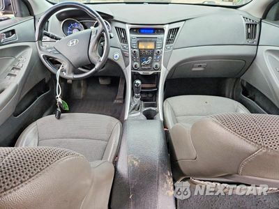 Zdjęcie 8 z 12 samochodu: 2012 HYUNDAI SONATA SE 2.0T VIN:5NPEC4AB0CH354743 - miniatura