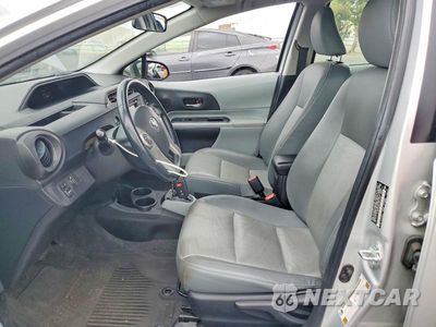 Zdjęcie 7 z 12 samochodu: 2014 TOYOTA PRIUS C FOUR VIN:JTDKDTB30E1063414 - miniatura