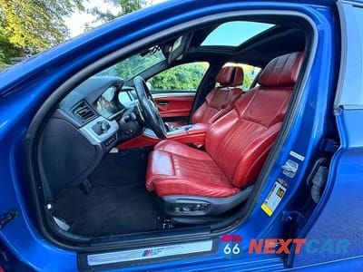Zdjęcie 8 z 14 samochodu: 2013 BMW M5 VIN:WBSFV9C50DD096758 - miniatura