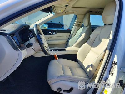 Zdjęcie 7 z 14 samochodu: 2021 VOLVO XC60 T5 MOMENTUM VIN:YV4102DK2M1697163 - miniatura