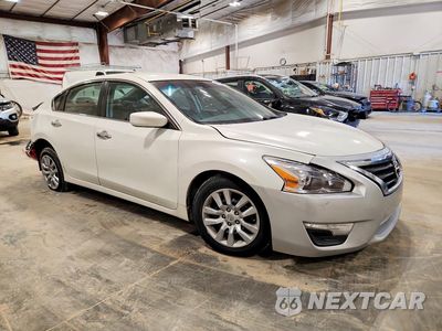 Czwarte zdjęcie samochodu z boku: 2015 NISSAN ALTIMA 2.5 S VIN:1N4AL3AP7FN368914 - miniatura