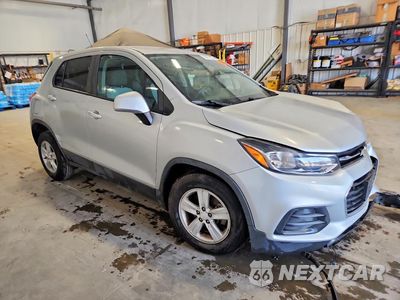 Czwarte zdjęcie samochodu z boku: 2020 CHEVROLET TRAX LS VIN:3GNCJKSB4LL305990 - miniatura