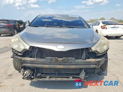 Piąte zdjęcie samochodu w środku: 2014 KIA FORTE KOUP EX VIN:KNAFX6A87E5172241 - miniatura