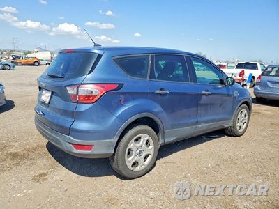 Trzecie zdjęcie samochodu z tyłu: 2018 FORD ESCAPE S VIN:1FMCU0F79JUA10392 - miniatura