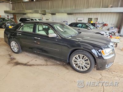 Czwarte zdjęcie samochodu z boku: 2013 CHRYSLER 300C LUXURY VIN:2C3CCASGXDH529269 - miniatura