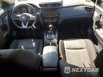 Zdjęcie 8 z 14 samochodu: 2020 NISSAN ROGUE SV VIN:JN8AT2MV5LW111758 - miniatura